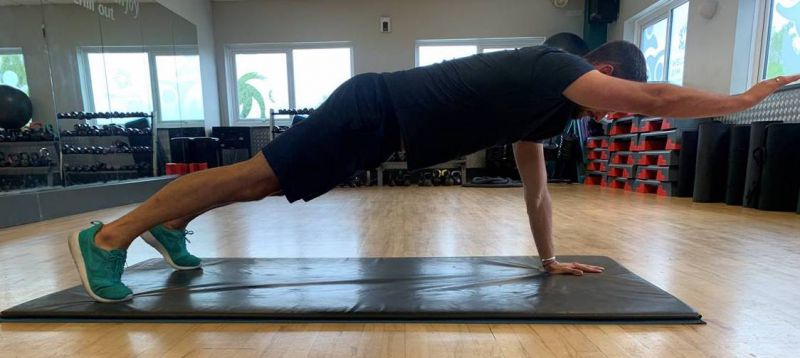 Variations-on-plank-core-exercises
